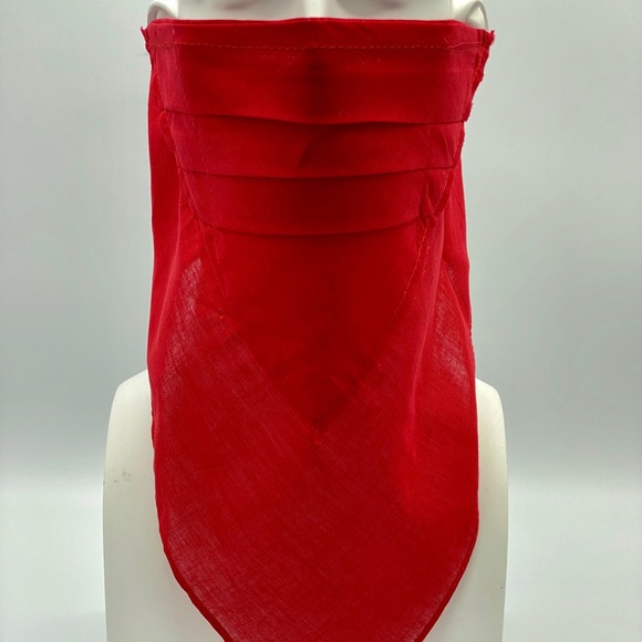 Pleated facemask with filter slot & Velcro straps. - Picture 8 of 12